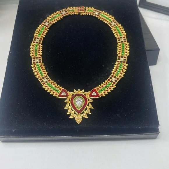 Franklin Mint Gold and Green Necklace with Red Accents - Picture 5 of 12